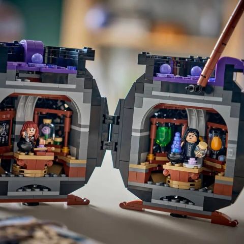 LEGO HARRY POTTER 76464 Cauldron: Secret Potions Classroom