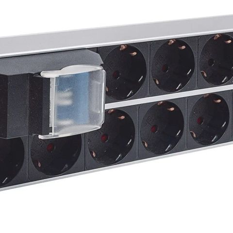 Intellinet 19" 2U Rackmount 15-Output Power Distribution Unit (PDU), EU CEE 7/3 Outlets, With Double Air Switch, Built-in 3 m (10 ft.) Power Cord with EU CEE 7/4 Plug