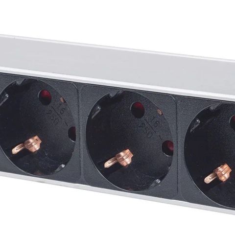 Intellinet 10" 1U Rackmount 4-Output Power Distribution Unit (PDU) EU CEE 7/3 Outlets, With Power Indicator, No Surge Protection, Built-in 1.8m Power Cord with EU CEE 7/4 Plug