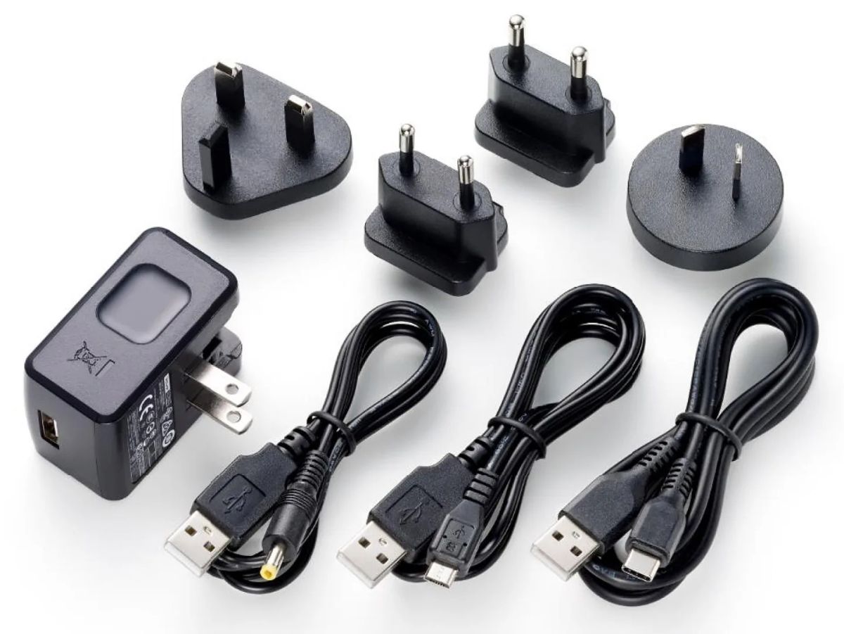 Tascam PS-P520U power adapter/inverter Indoor Black