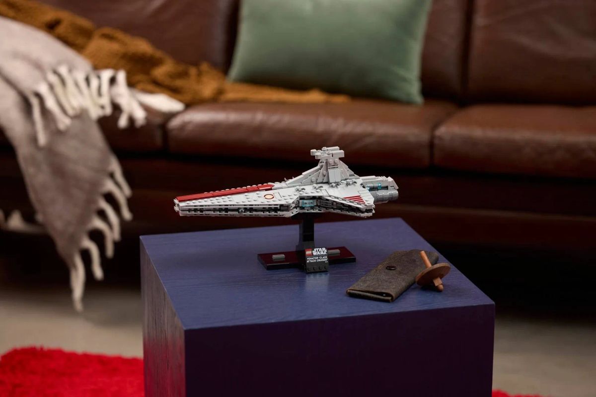 LEGO STAR WARS 75441 Venator-Class Attack Cruiser